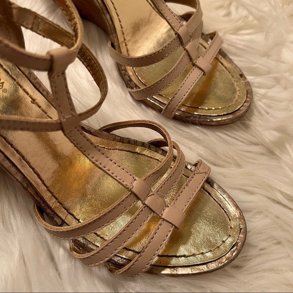 Seychelles Wedges Beige Strappy Gold Back Wooden Heel - Picture 5 of 10